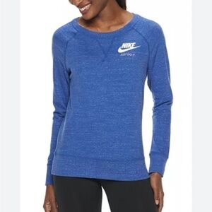 Women's Blue Nike Pullover Crewneck Long‎ Sleeve Shirt cons